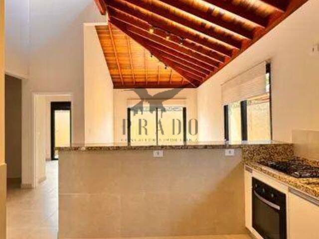 #706 - Casa para Locação em Atibaia - SP